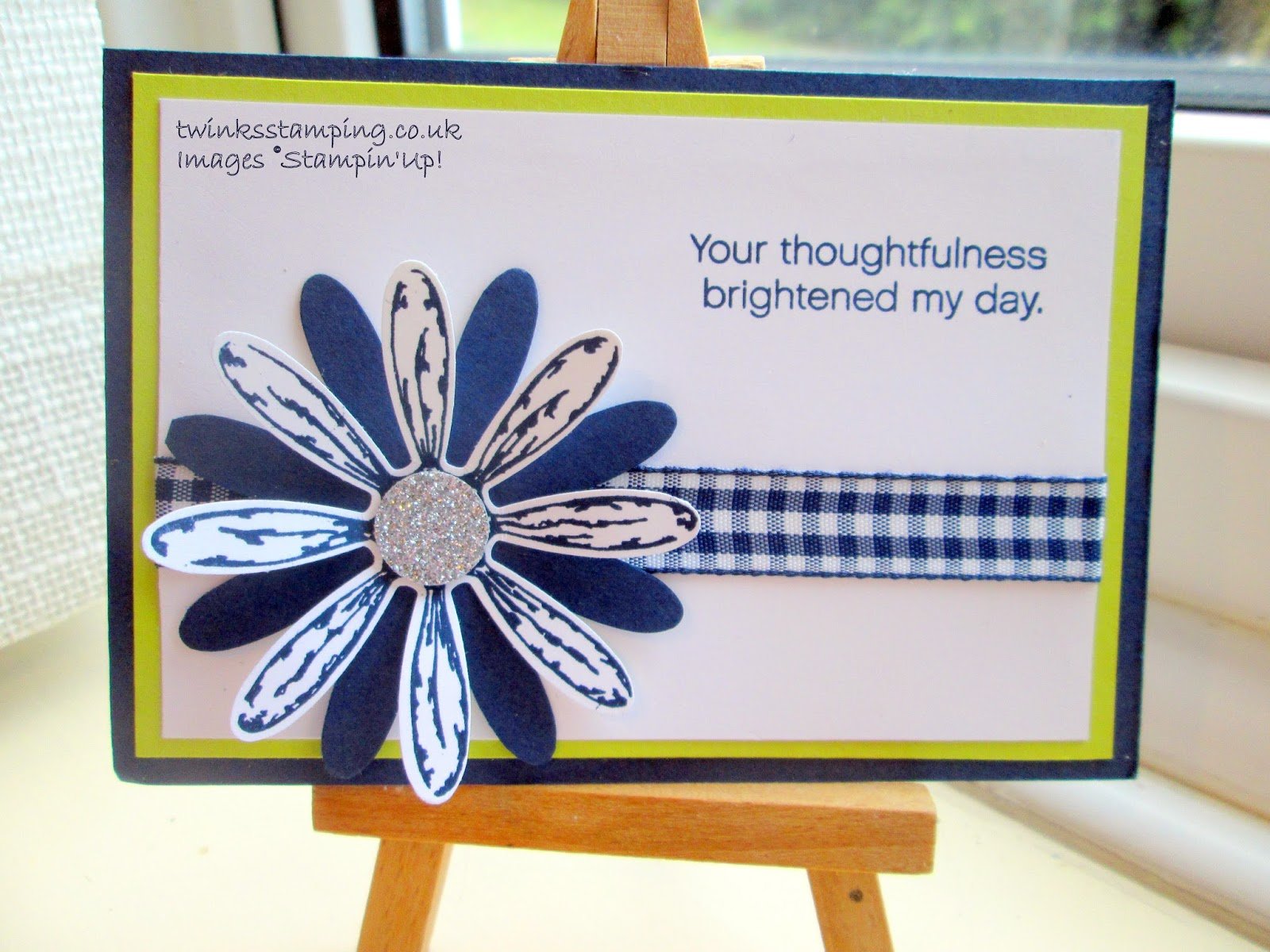 Daisy with Night of Navy & Lemon Lime Twist